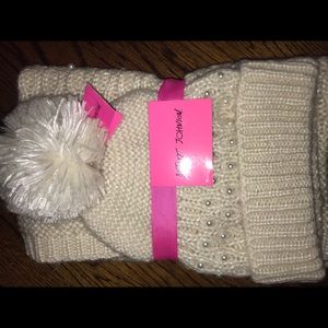 Betsey Johnson beanie and snood set